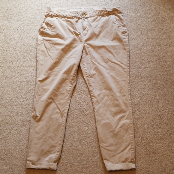 Old Navy Pants - Old Navy skinny chinos